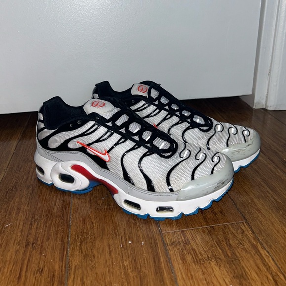 Nike Air Max Plus - W7 - 5.5Y - Picture 2 of 5